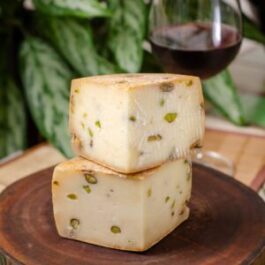 LA CASERA PECORETTO AL PISTACCHIO